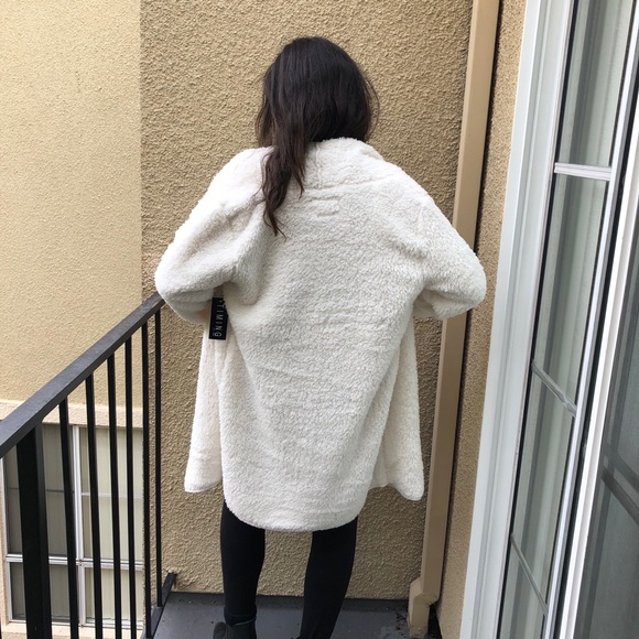 NWT🎈Soft Sherpa long sleeve coat/shrug - Picture 3 of 7